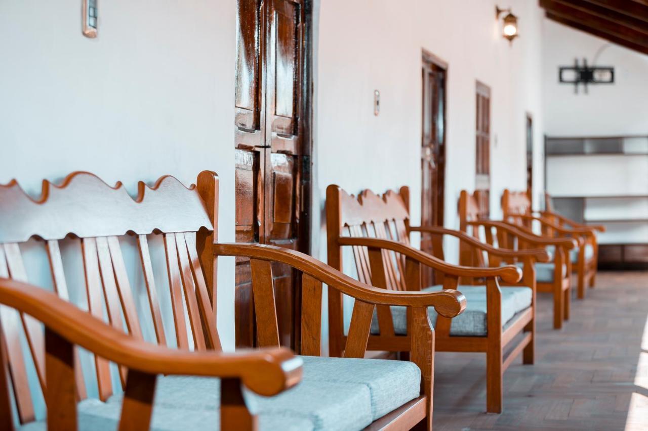 كوسكو Emilia Hotel المظهر الخارجي الصورة
