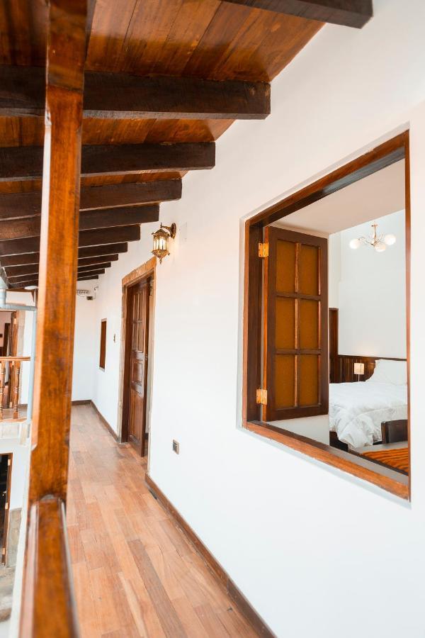 كوسكو Emilia Hotel المظهر الخارجي الصورة