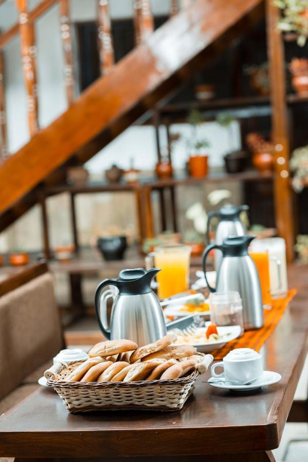 كوسكو Emilia Hotel المظهر الخارجي الصورة